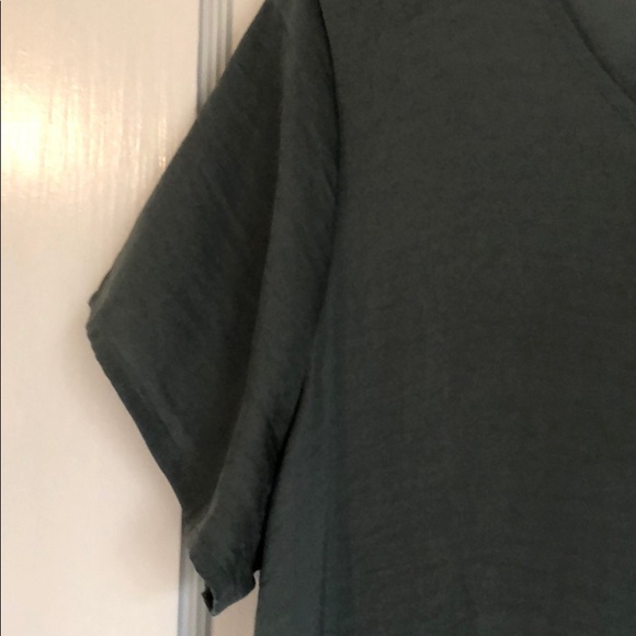 Tunic - Picture 3 of 4